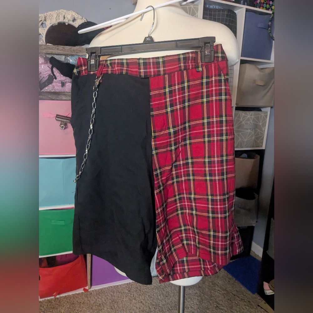 Hot Topic Red Plaid and Black Shorts - Picture 2 of 4